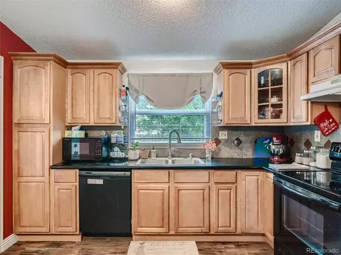 246 Jefferson Dr, Bennett, CO 80102 photo 13