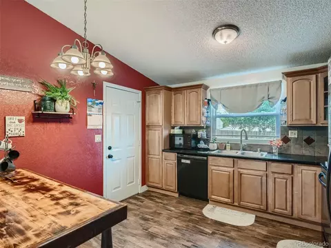 246 Jefferson Dr, Bennett, CO 80102 photo 9