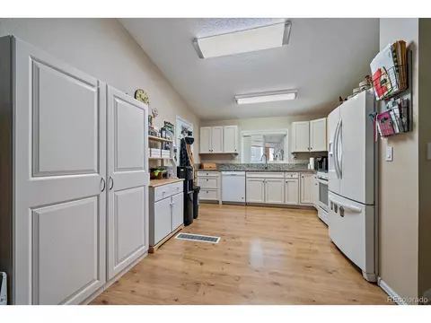 232 Harrison Dr, Bennett, CO 80102 photo 6