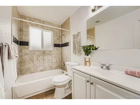 5426 Eagle St, Denver, CO 80239 photo 10