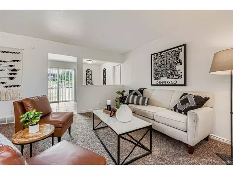 5426 Eagle St, Denver, CO 80239 photo 2