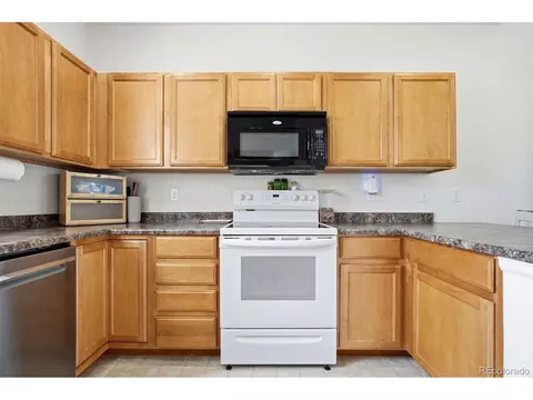 Kitchen - 1992 Thundercloud Dr, Windsor, CO 80550 photo 4 of 5