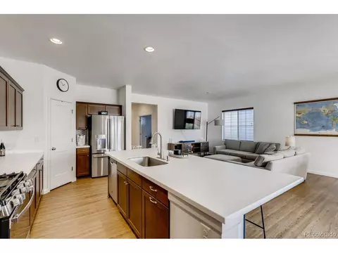 27825 E 7th Pl, Aurora, CO 80018 photo 9