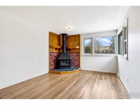 25 E 17th Ave, Longmont, CO 80504 photo 2