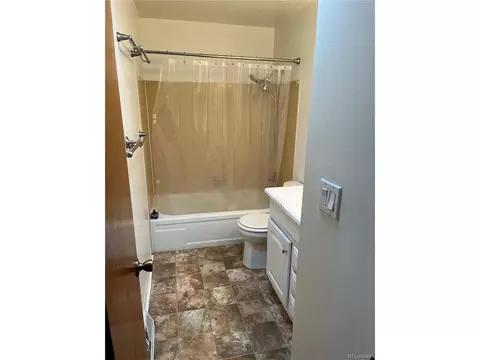 Bath - 2000 Jay St, Edgewater, CO 80214 photo 1 of 1