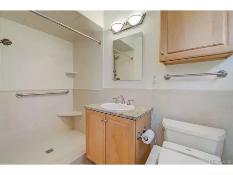 2710 E Flora Pl, Denver, CO 80210 photo 17