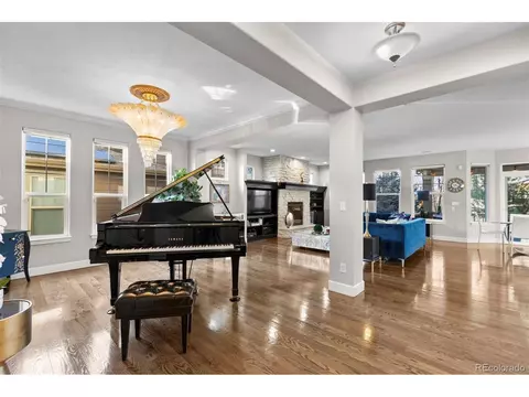 25045 E Park Crescent Dr, Aurora, CO 80016