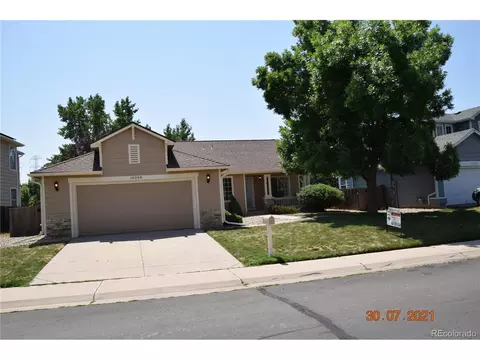 18298 E Baltic Pl, Aurora, CO 80013 photo 2