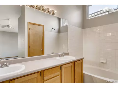 18298 E Baltic Pl, Aurora, CO 80013 photo 9