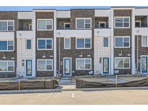 374 N Geneva St, Aurora, CO 80010