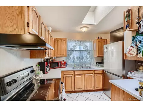 20090 E Batavia Dr, Aurora, CO 80011 photo 3