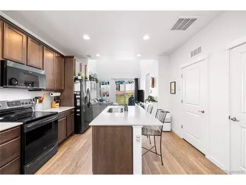 9725 Albion Ln, Thornton, CO 80229