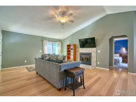 1863 Sumner St, Longmont, CO 80501 photo 4