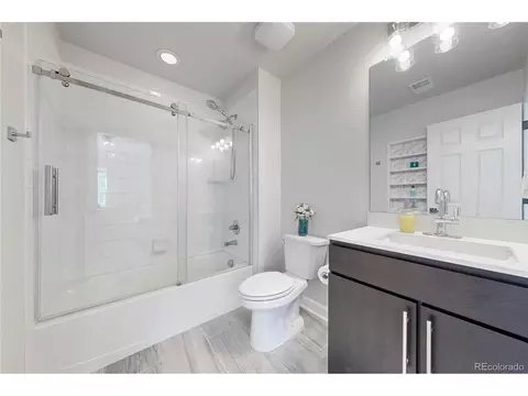 Bath - 2069 E 151st Ave, Brighton, CO 80602 photo 3 of 6