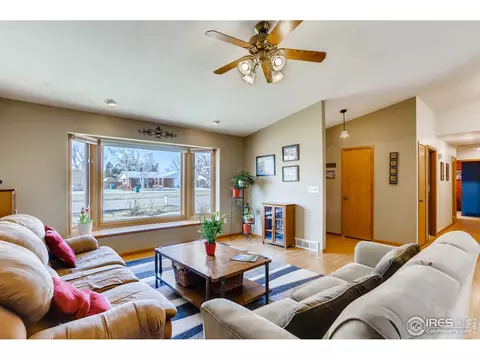 1208 Cedar Dr, Berthoud, CO 80513 photo 4