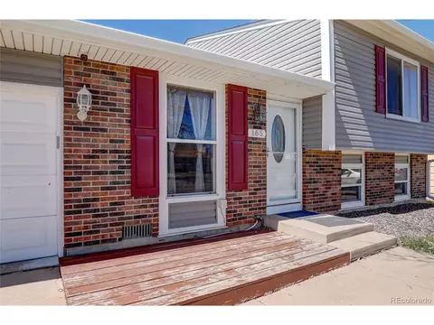 165 Hancock Ct, Bennett, CO 80102 photo 3