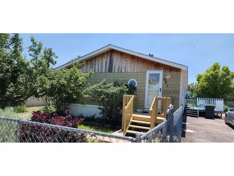 991 S Dawnview Dr, Pueblo West, CO 81007