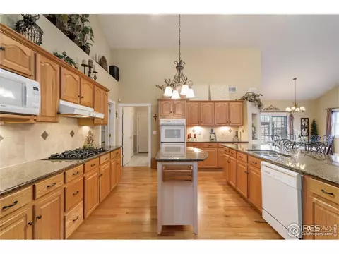 109 E Indiana Ave, Berthoud, CO 80513 photo 8