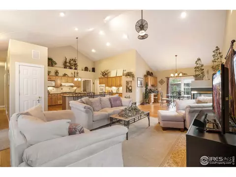 109 E Indiana Ave, Berthoud, CO 80513 photo 6