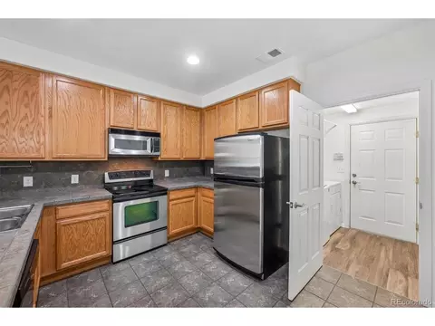Kitchen - 7777 E 23rd Ave #1403, Denver, CO 80238 photo 3 of 4