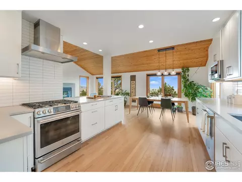 9042 Thunderhead Dr, Boulder, CO 80302 photo 9