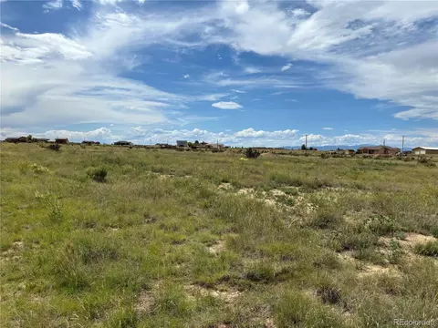 1977 E Gladstone Ln, Pueblo, CO 81007