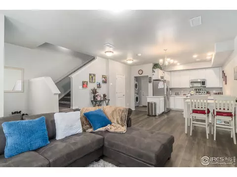 155 S 8th St, Berthoud, CO 80513 photo 3