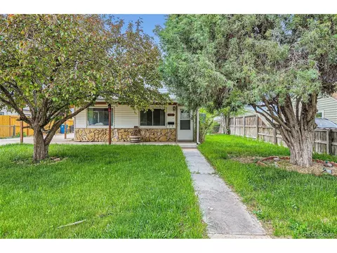 6015 Grape Dr, Commerce City, CO 80022