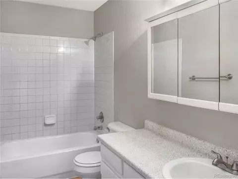 4860 Duluth Ct, Denver, CO 80239 photo 6