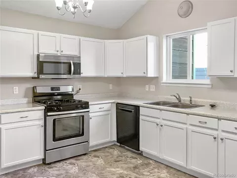 4860 Duluth Ct, Denver, CO 80239 photo 4