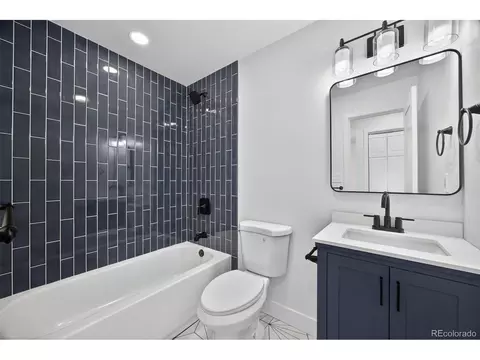 Bath - 4423 Alberta Ct, Boulder, CO 80301 photo 1 of 3