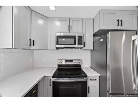 Kitchen - 4423 Alberta Ct, Boulder, CO 80301 photo 4 of 6