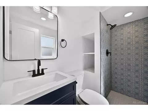 Bath - 4423 Alberta Ct, Boulder, CO 80301 photo 3 of 3