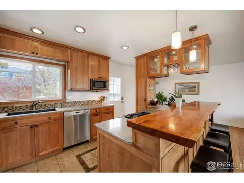 4430 Squires Cir, Boulder, CO 80305 photo 2