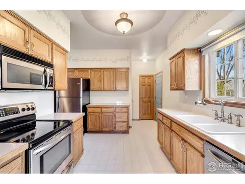217 E Iowa Ave, Berthoud, CO 80513 photo 3