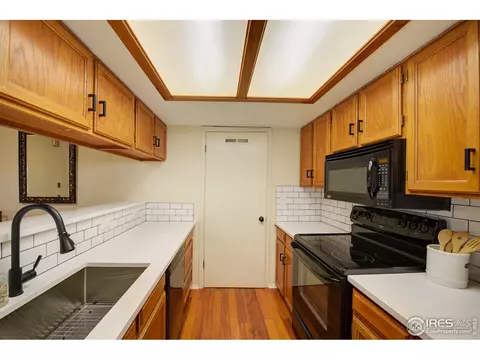 6241 Willow Ln, Boulder, CO 80301 photo 9