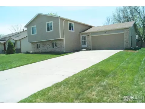 811 Holmes Pl, Berthoud, CO 80513 photo 4