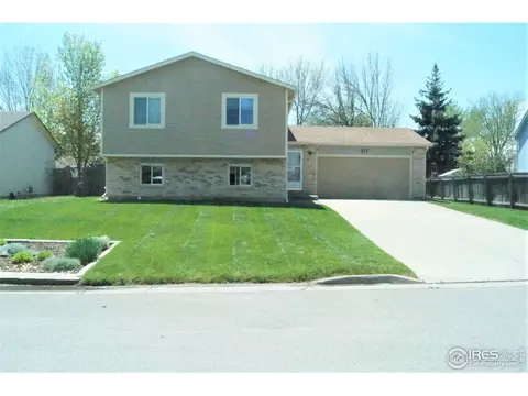 811 Holmes Pl, Berthoud, CO 80513 photo 1