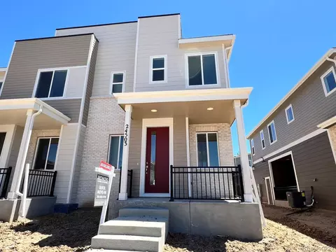 24503 E 41st Ave, Aurora, CO 80019