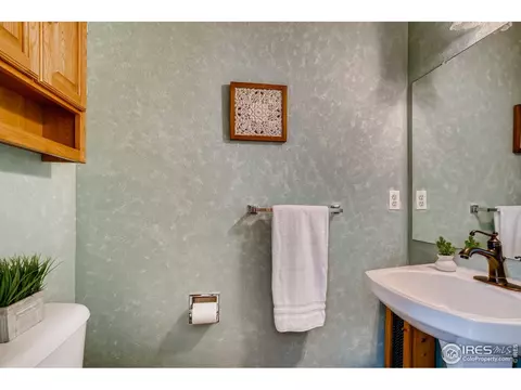 100 E Iowa Ave, Berthoud, CO 80513 photo 13