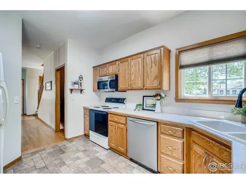 100 E Iowa Ave, Berthoud, CO 80513 photo 9