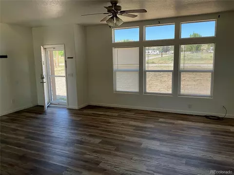 527 E 3rd St, Dinosaur, CO 81610 photo 2