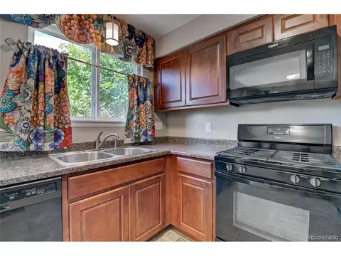 4877 Duluth Ct, Denver, CO 80239 photo 7