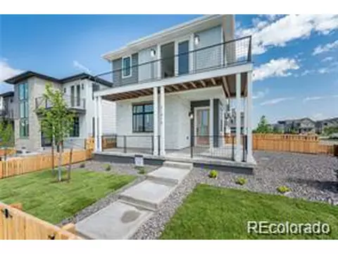 21415 E 59th Dr, Aurora, CO 80019
