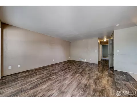 471 E 19th St, Greeley, CO 80631 photo 4