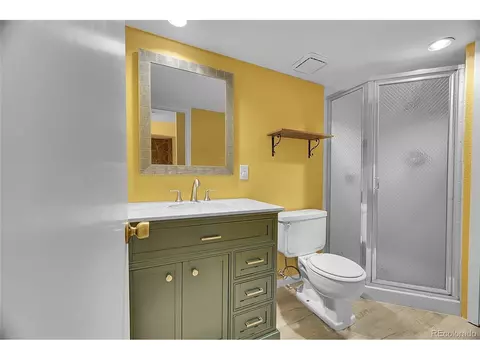 Bath - 1533 Bradley Dr, Boulder, CO 80305 photo 2 of 2