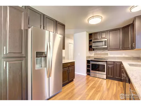 910 Mesa Ct, Windsor, CO 80550 photo 8
