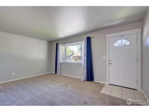 910 Mesa Ct, Windsor, CO 80550 photo 4