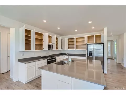24485 Evans Dr, Aurora, CO 80018 photo 4