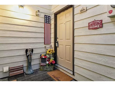 320 Raspberry Ln, Monument, CO 80132